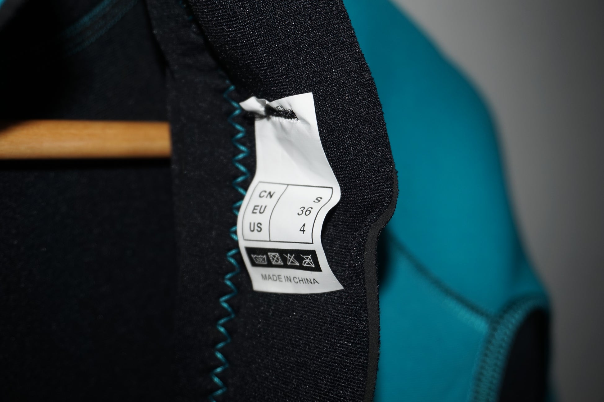 Slinx 3MM women's full body wetsuit black and blue UK size 6