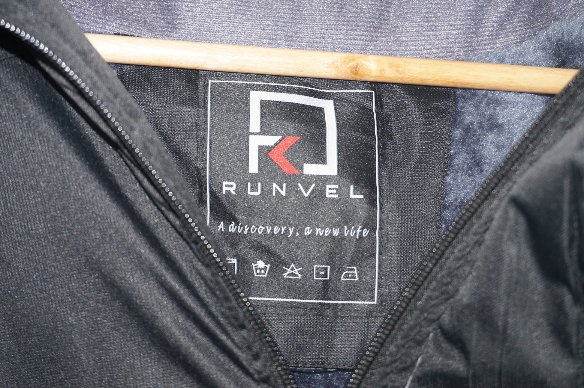 Runvel Women's winter waterproof hooded fleece ski jacket UK size 3XLplus