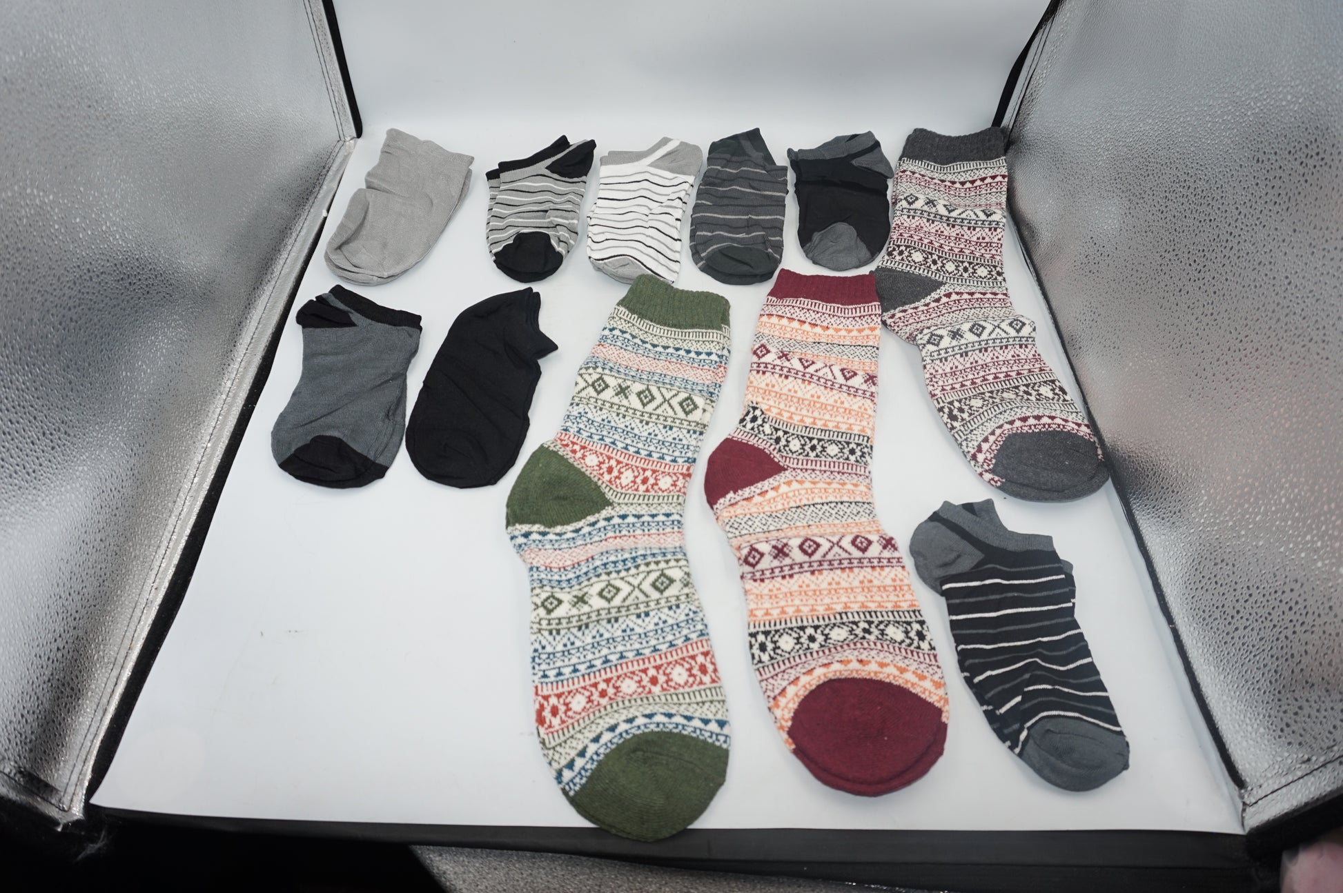 Job lot of ~125 pairs of various socks
