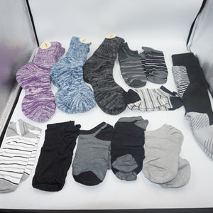 Job lot of ~125 pairs of various socks