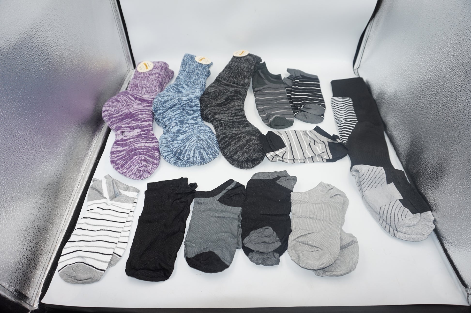 Job lot of ~125 pairs of various socks