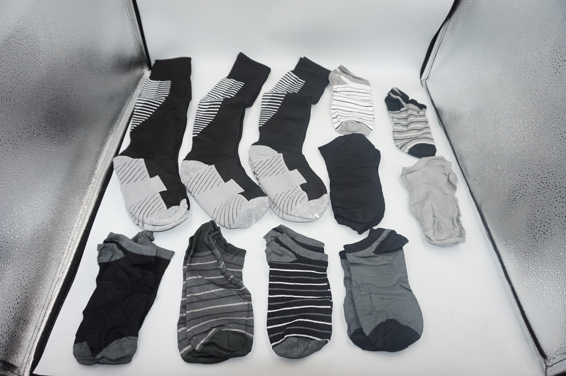 Job lot of ~125 pairs of various socks