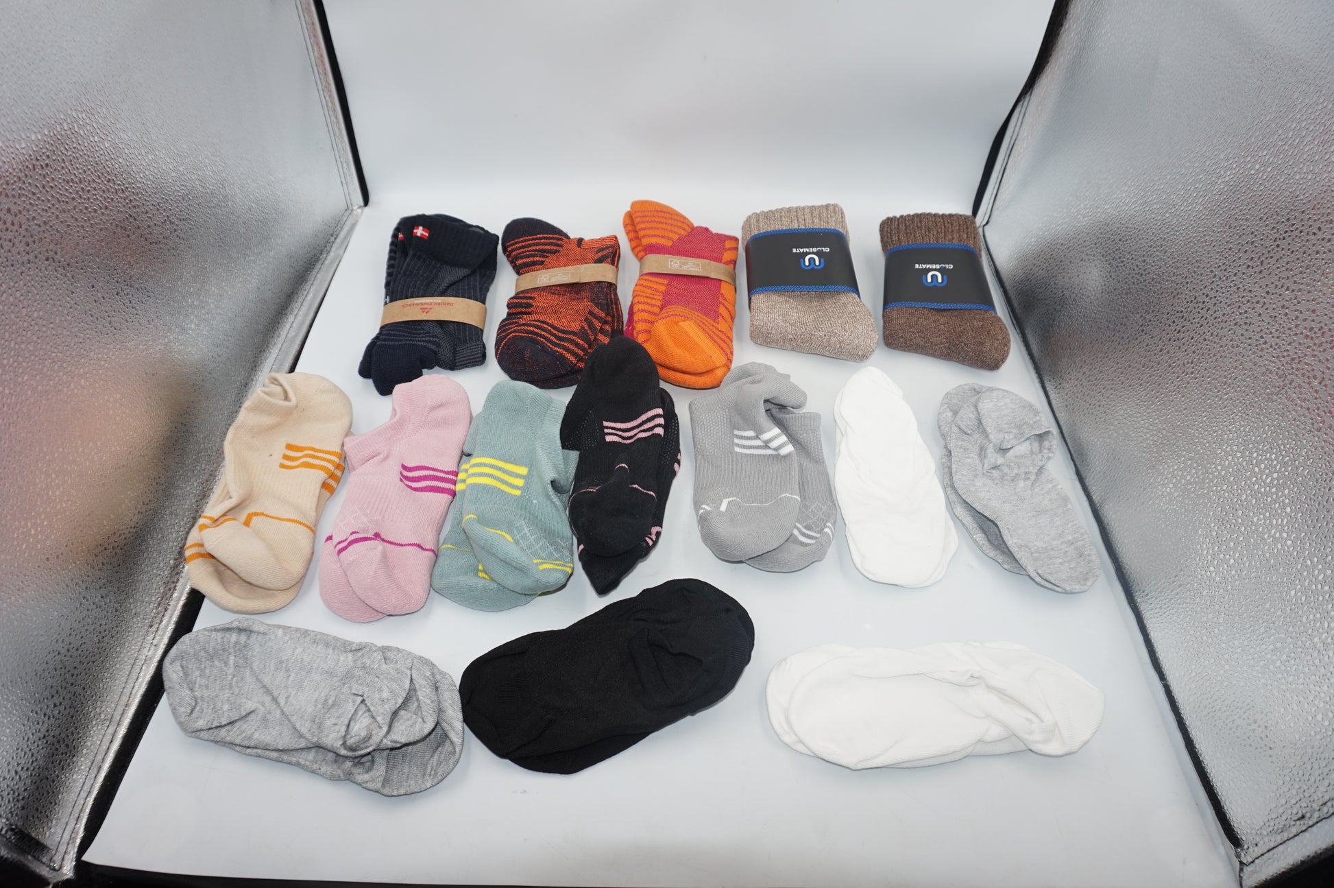 Job lot of ~125 pairs of various socks