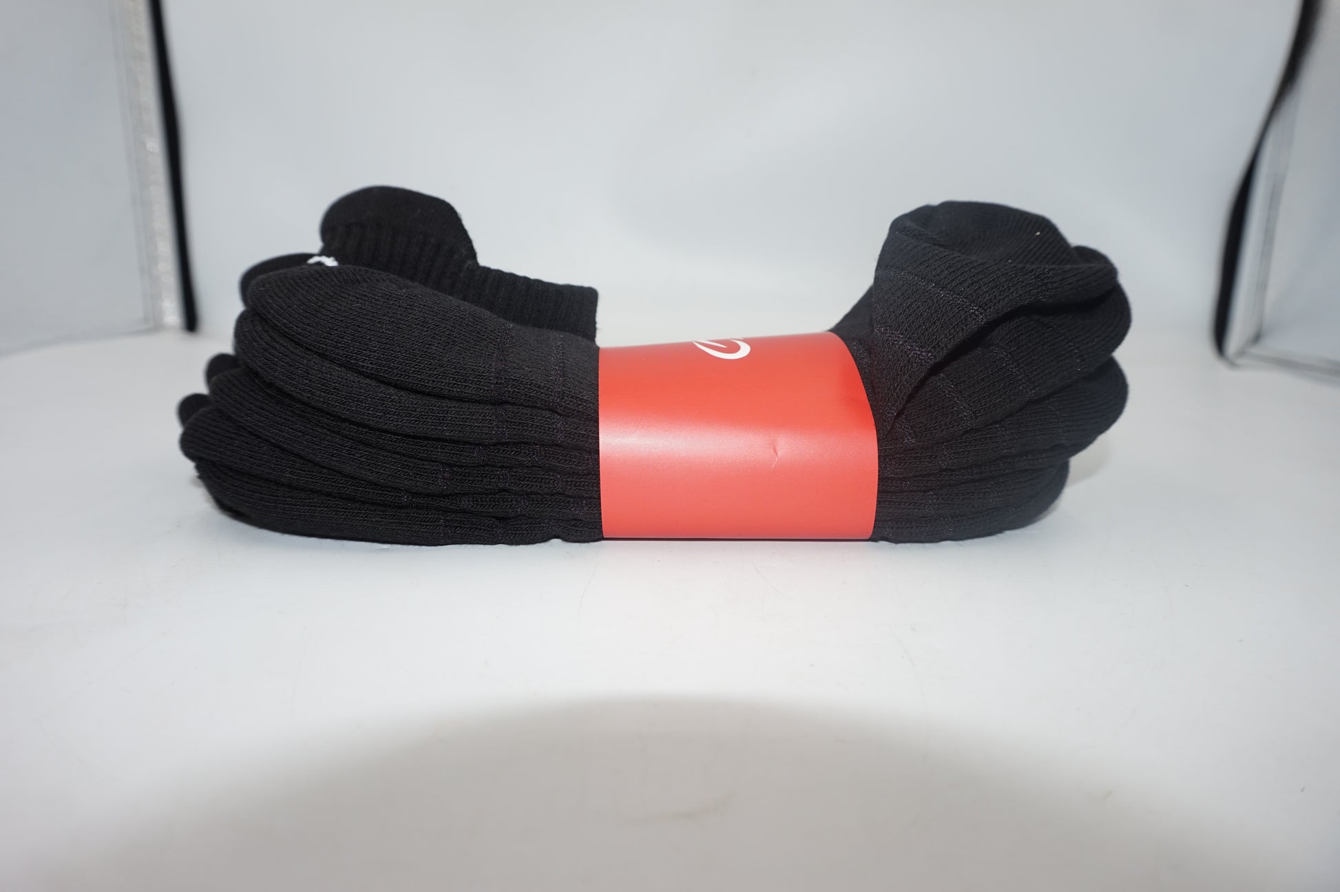 Job lot of ~125 pairs of various socks