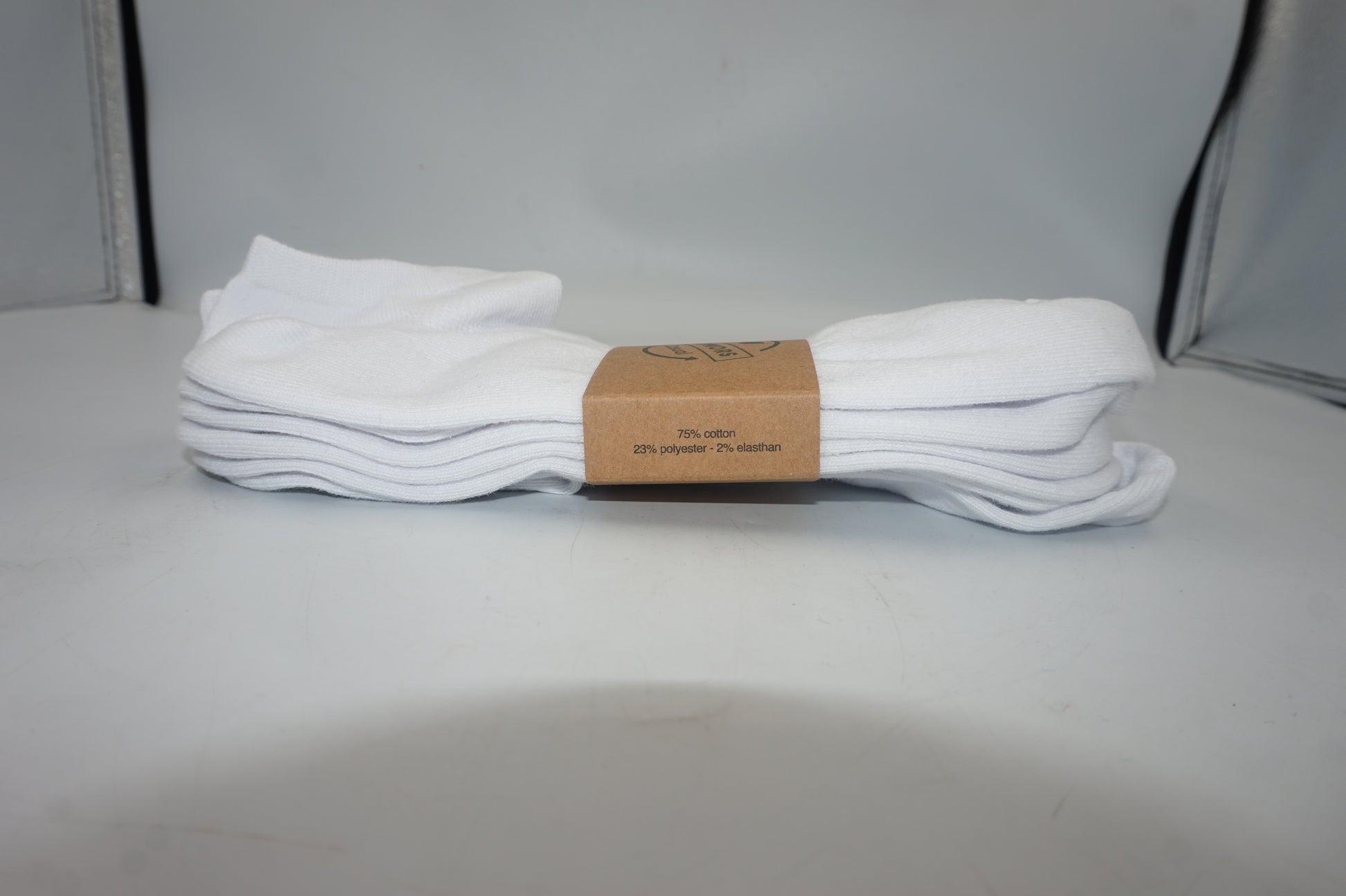 Job lot of ~125 pairs of various socks