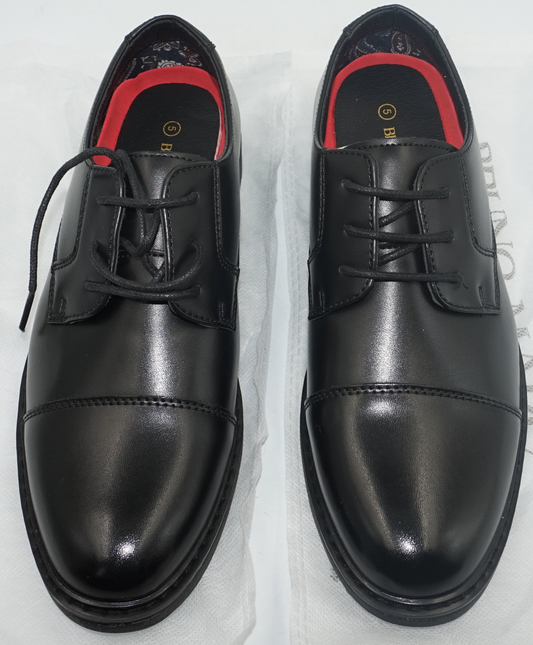 Bruno Marc boys leather cap-toe dress shoes UK size 4