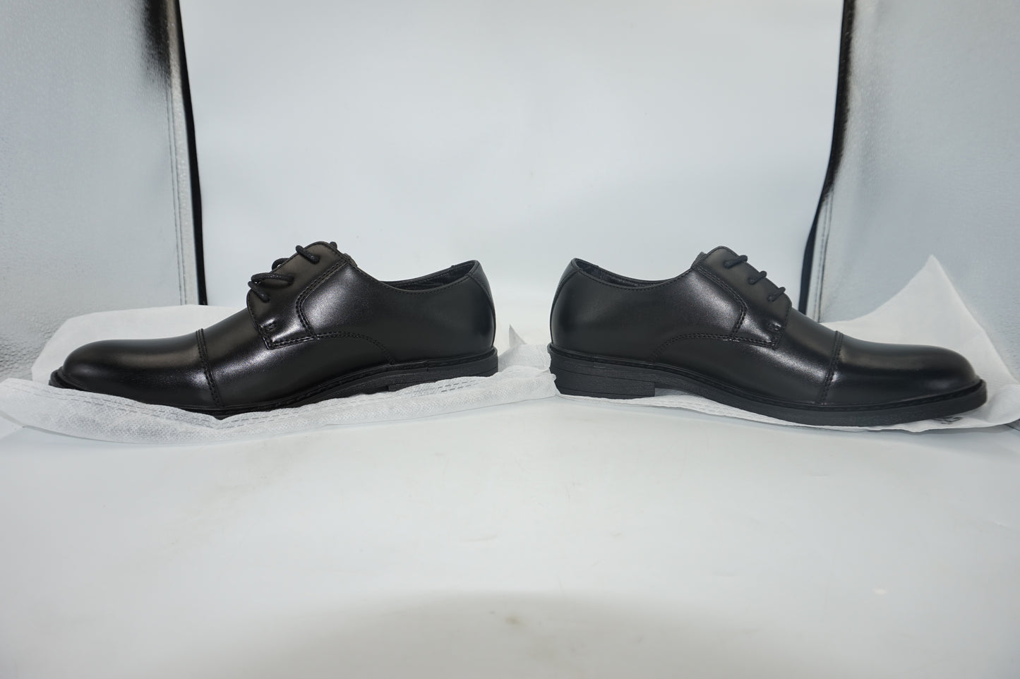 Bruno Marc boys leather cap-toe dress shoes UK size 4
