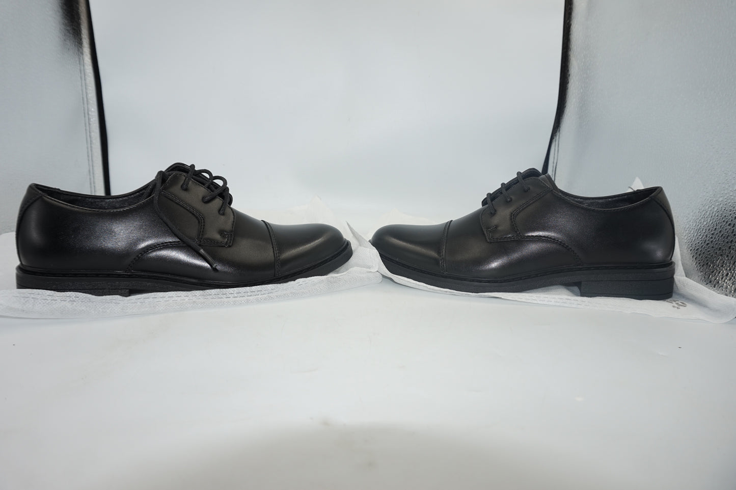 Bruno Marc boys leather cap-toe dress shoes UK size 4