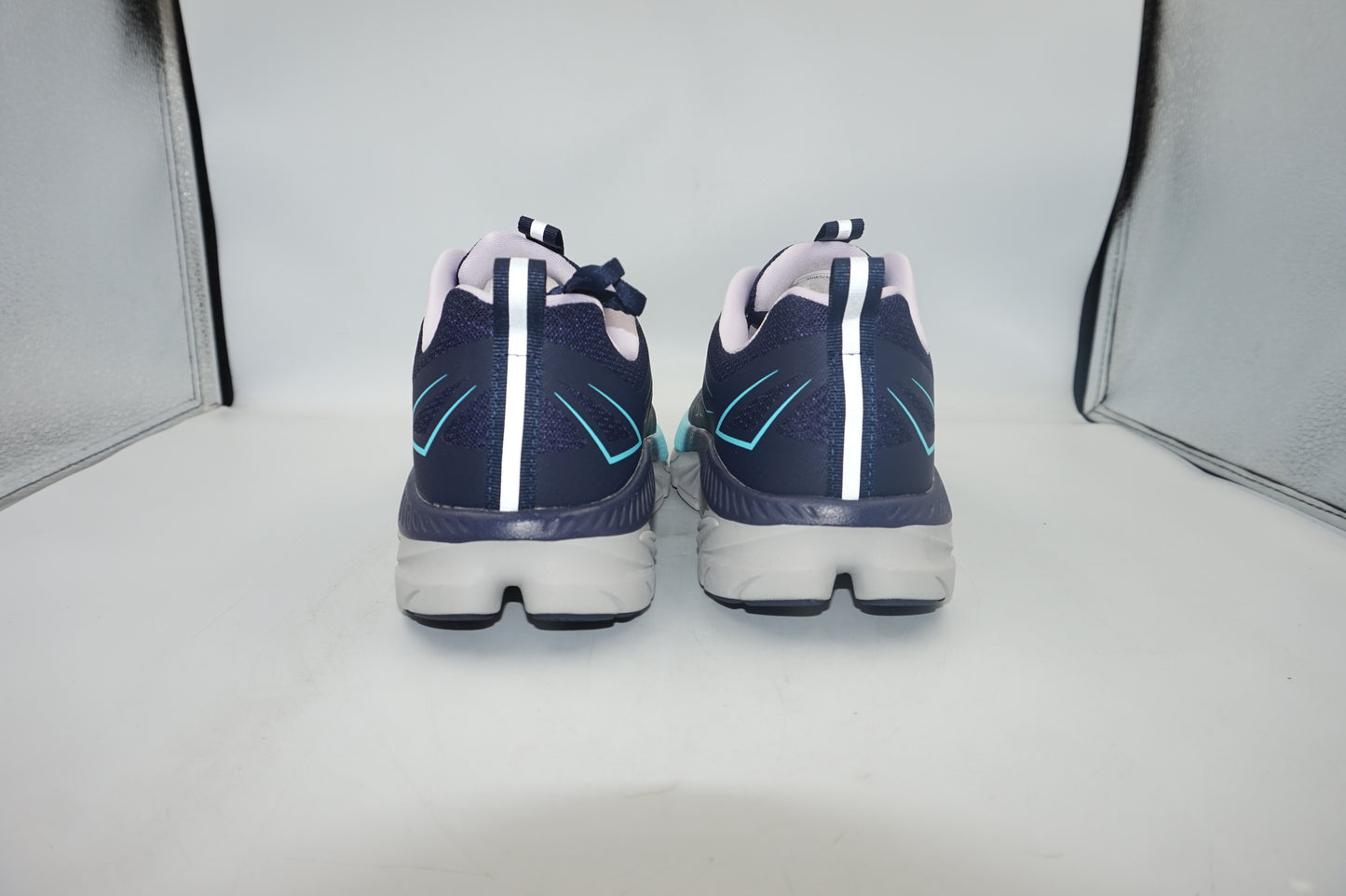 NortiV 8 women's non-slip comfortable running shoes UK size 7.5