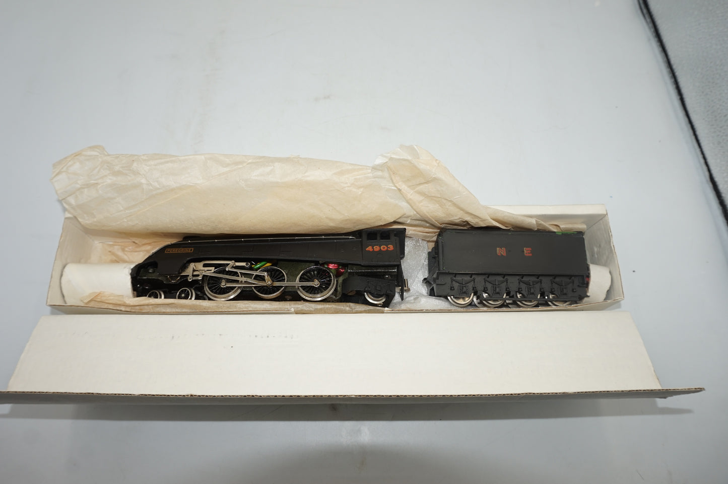 Wrenn Railways OO/HO train model Locomotive P3 Peregrine NE 4903 4-6-2 A4 class wartime black livery train model W2213