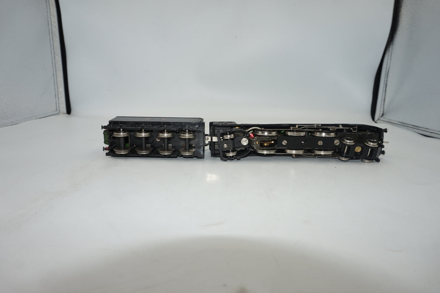 Wrenn Railways OO/HO train model Locomotive P3 Peregrine NE 4903 4-6-2 A4 class wartime black livery train model W2213