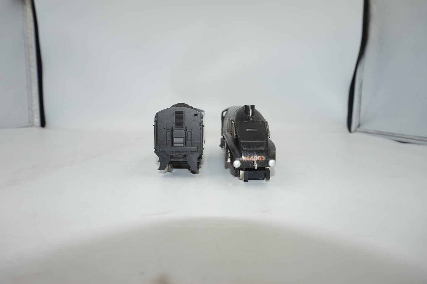 Wrenn Railways OO/HO train model Locomotive P3 Peregrine NE 4903 4-6-2 A4 class wartime black livery train model W2213