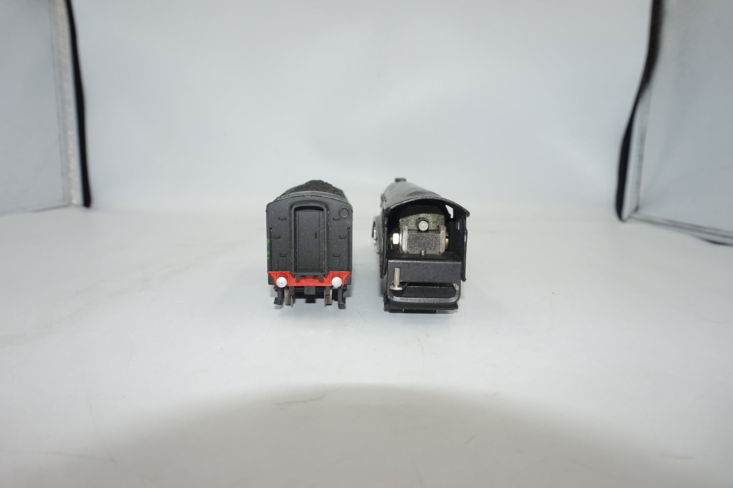 Wrenn Railways OO/HO train model Locomotive P3 Peregrine NE 4903 4-6-2 A4 class wartime black livery train model W2213