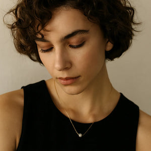 PLAIN.J FIONA PEARL NECKLACE