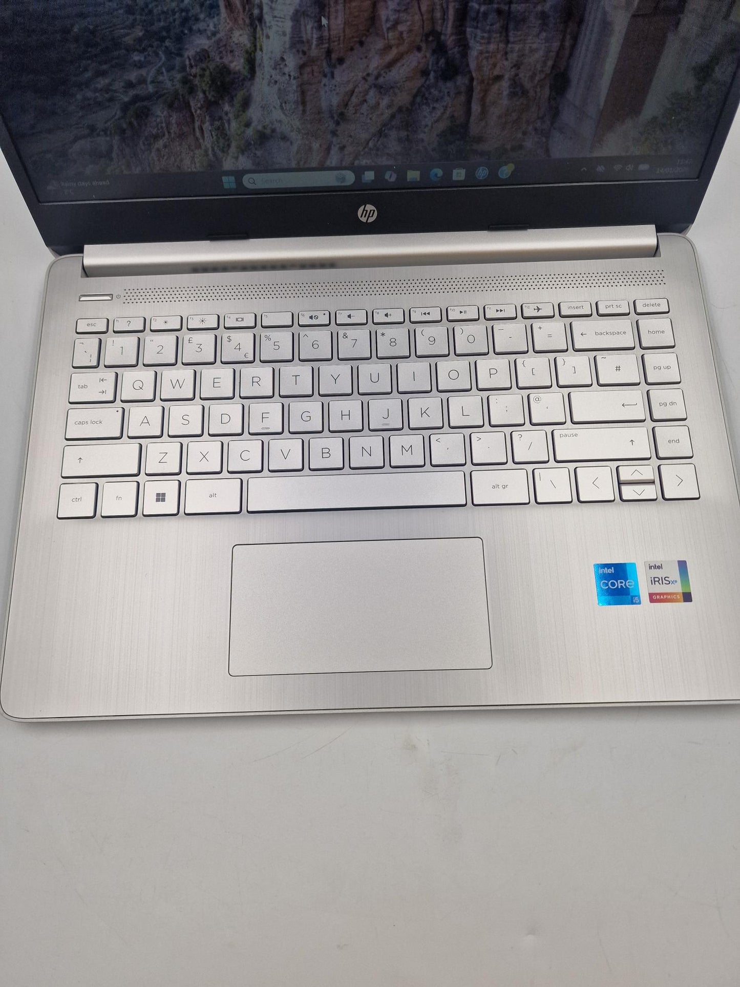 HP 14s-dq5010sa intel I5-1235u 512GB SSD 16GB Ram 14" laptop