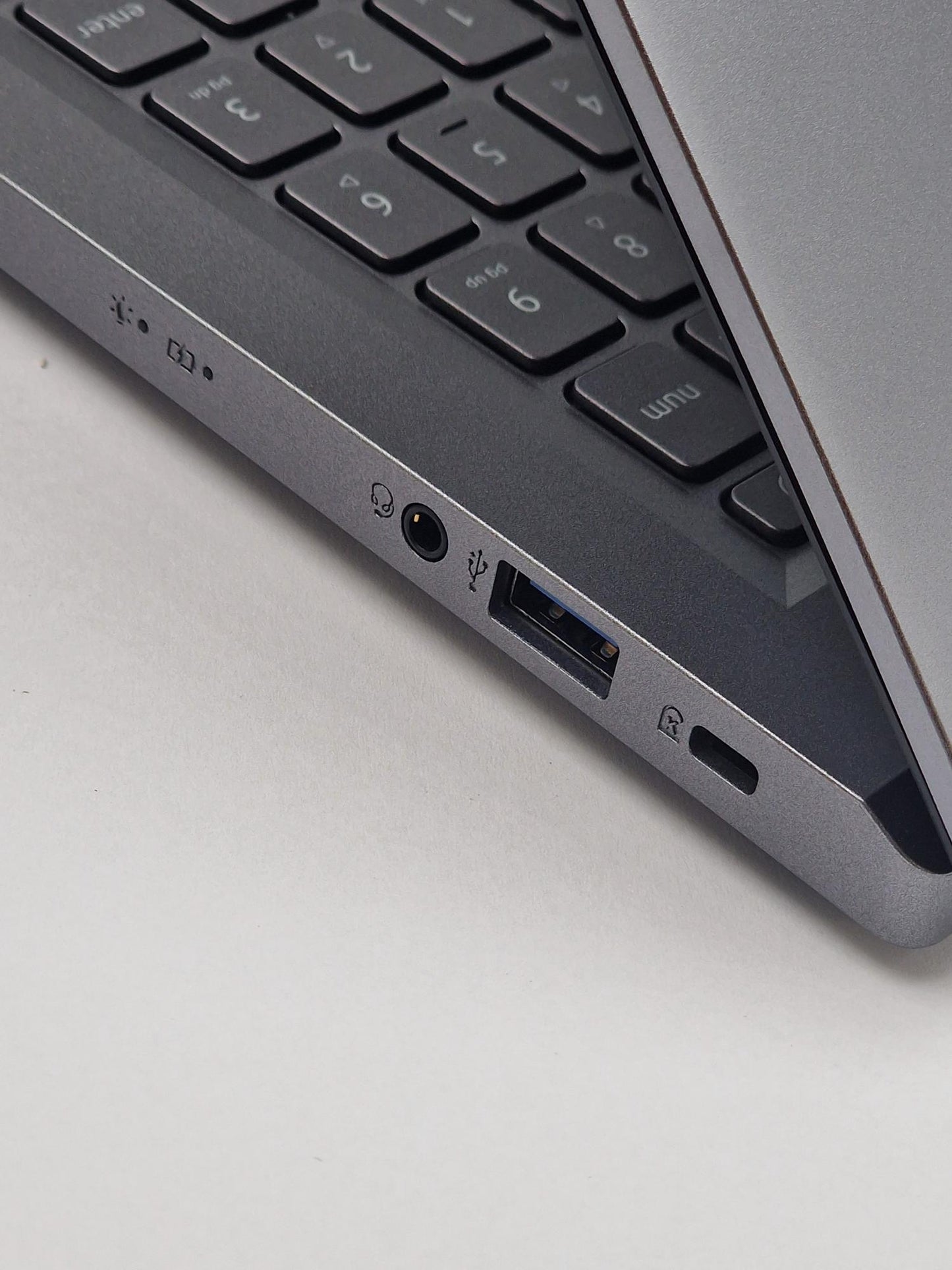 Acer aspire 5 15 AMD Ryzen 5 7530u 16GB Ram 512GB SSD 15.6" Laptop