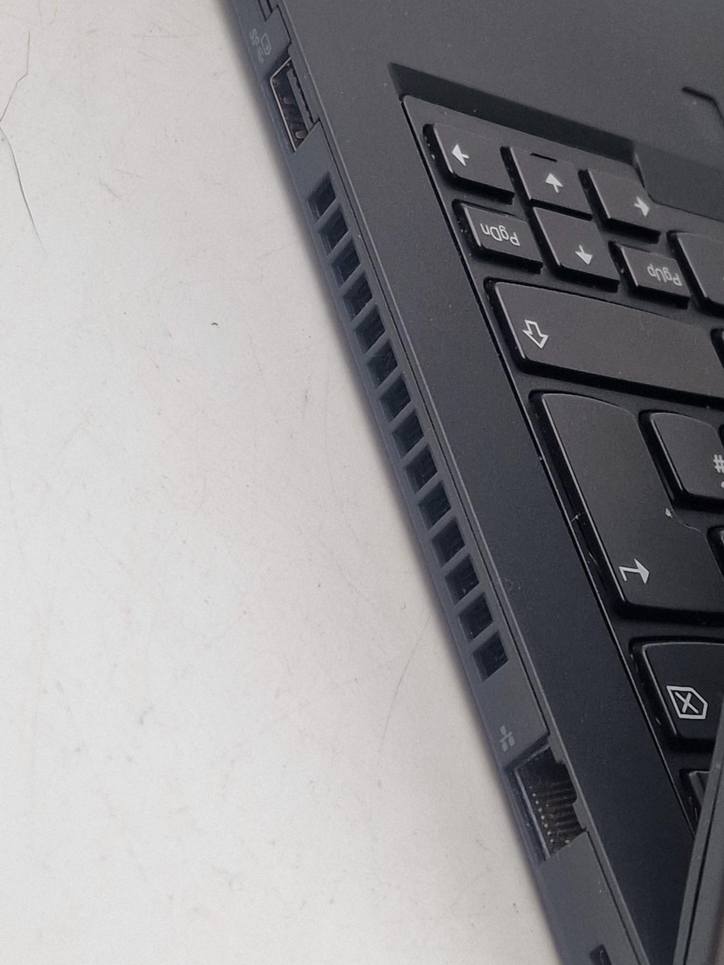 Lenovo thinkpad T490 14" Touchscreen Intel I5-8365U 16GB Ram 240GB Storage