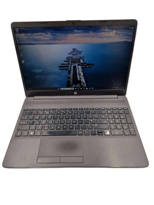 HP 255 G8 AMD Ryzen 5 5500u 8GB Ram 256GB SSD 15.6" Laptop