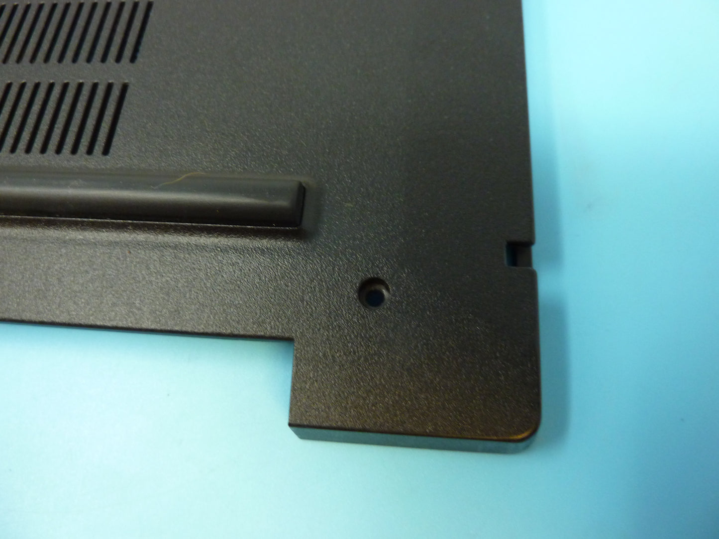 Lenovo Thinkpad E580 Base Chassis Bottom Case Cover AP167000300 Missing one screw