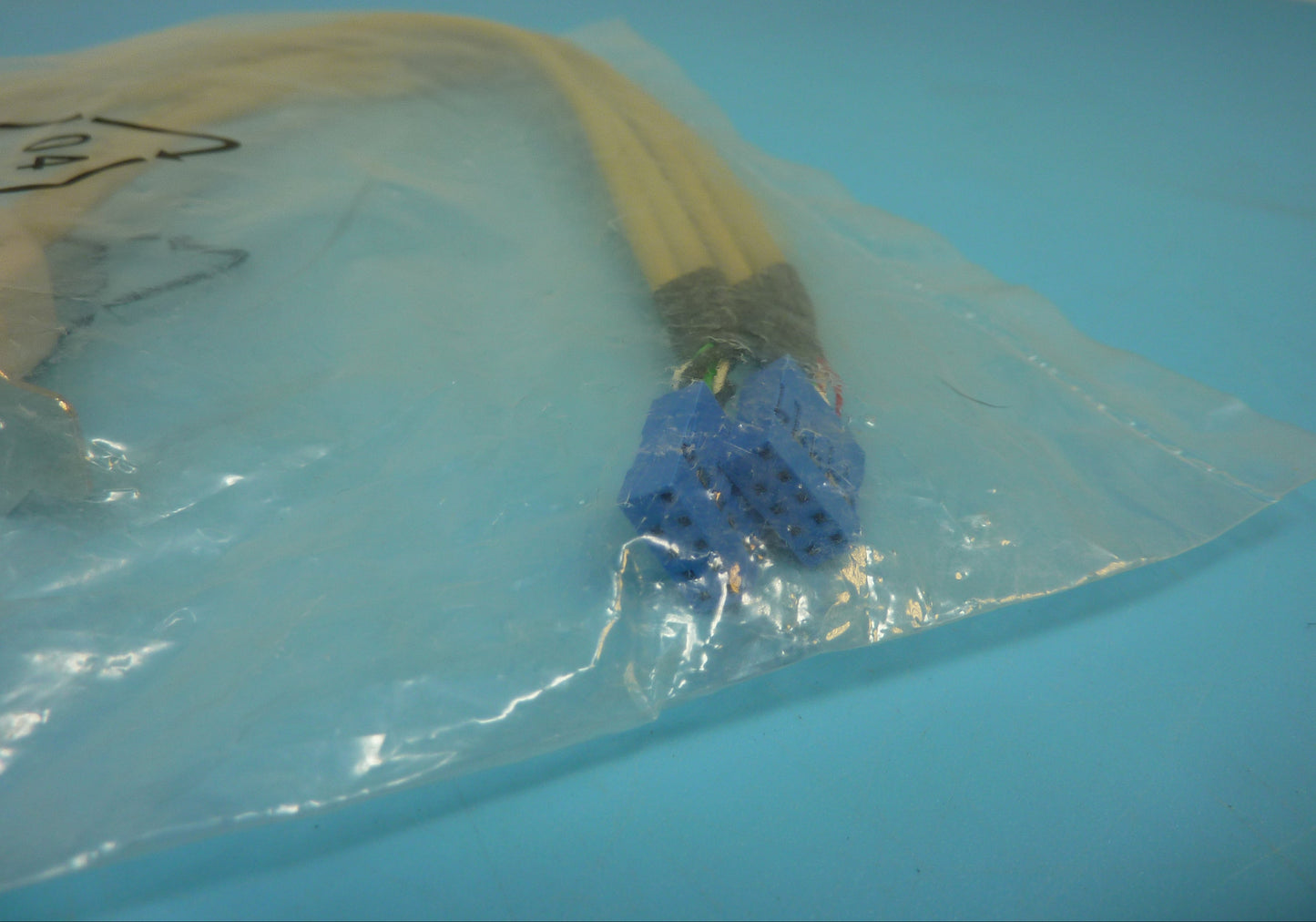 14-000500010, ASUS 4 PORT USB 2.0 EXPANSION ADAPTER INTERNAL SEALED W/BRACKET