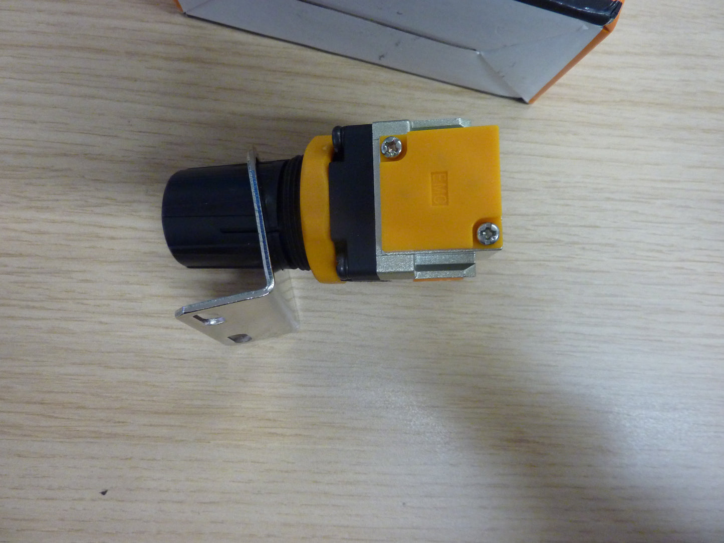 E.MS Pneumatic EIR2000-02 Pressure Regulator