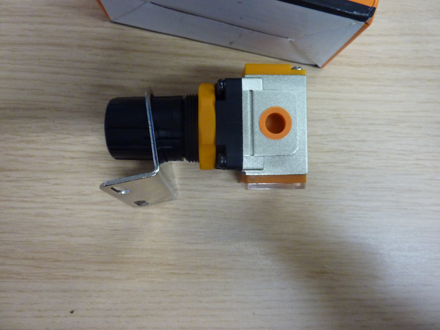 E.MS Pneumatic EIR2000-02 Pressure Regulator
