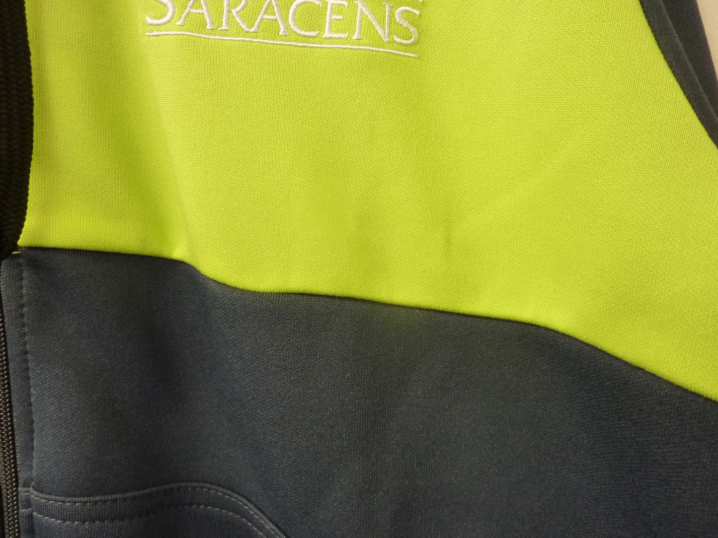 Saracens Womens Zip Up jacket- UK L16
