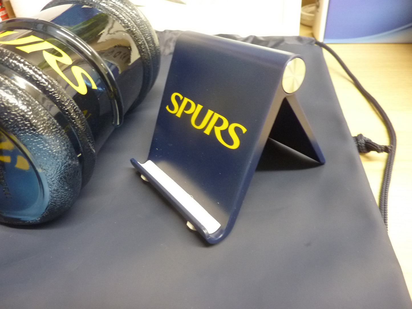 Tottenham Hotspur wash bag, water bottle and phone stand