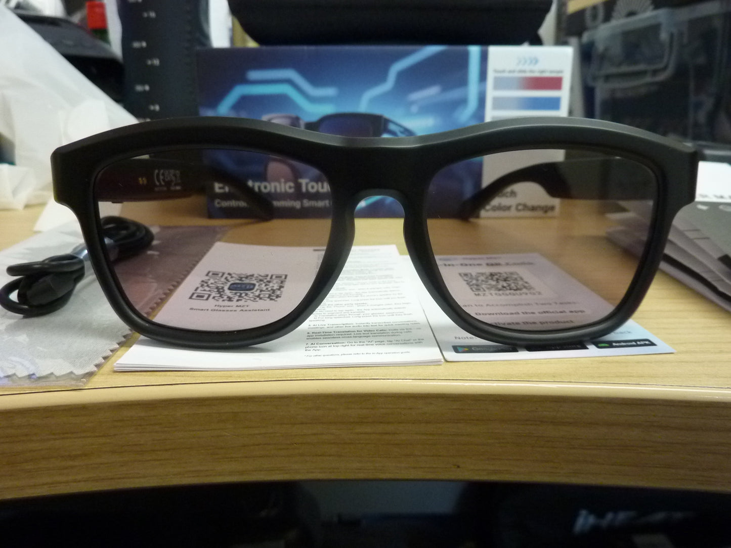 GV-90 Photochromic Smart Dimming Glasses -BLACK/RED