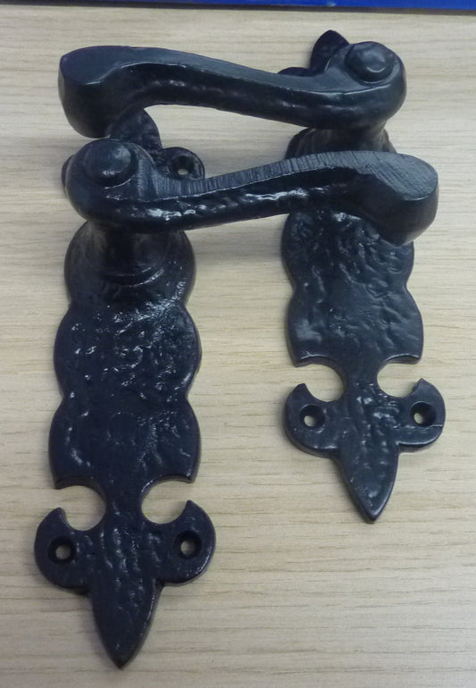 XFORT Smithy's Range Fleur De LYS Latch Door Handle-BLACK