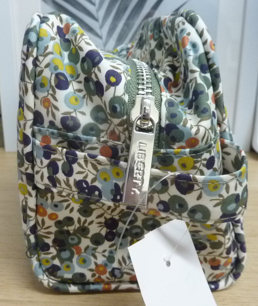 Liberty wash bag
