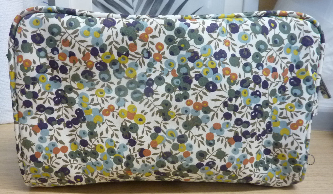 Liberty wash bag