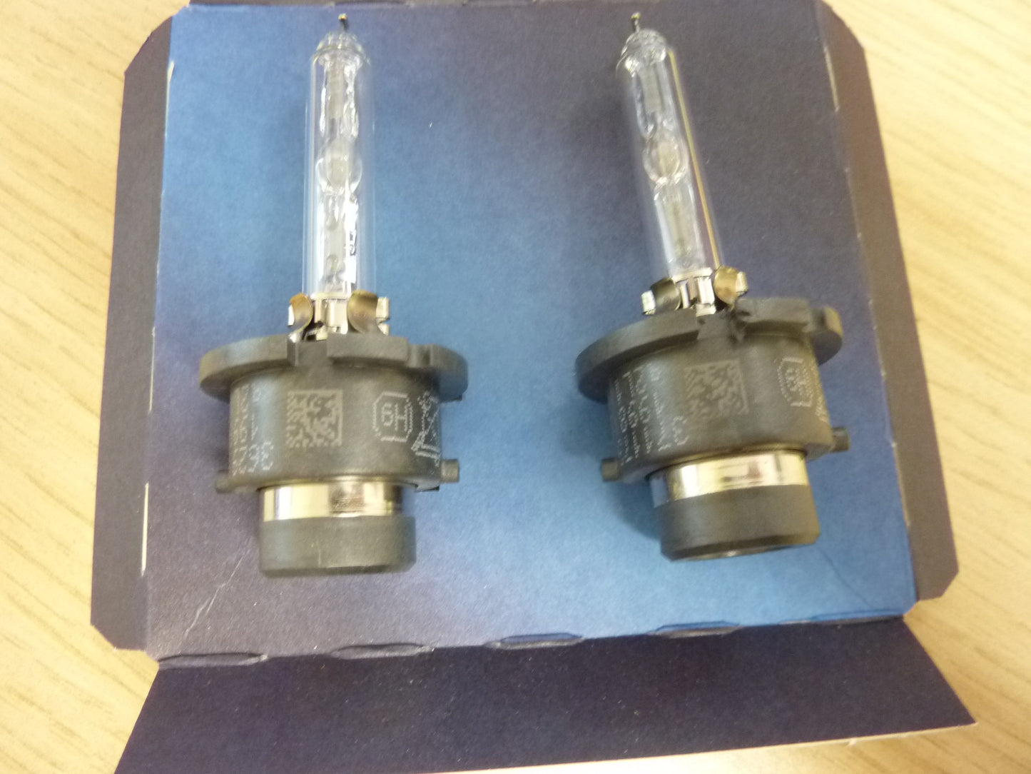 2x OSRAM Xenarc Cool Blue Boost D2S Car Headlight Bulbs