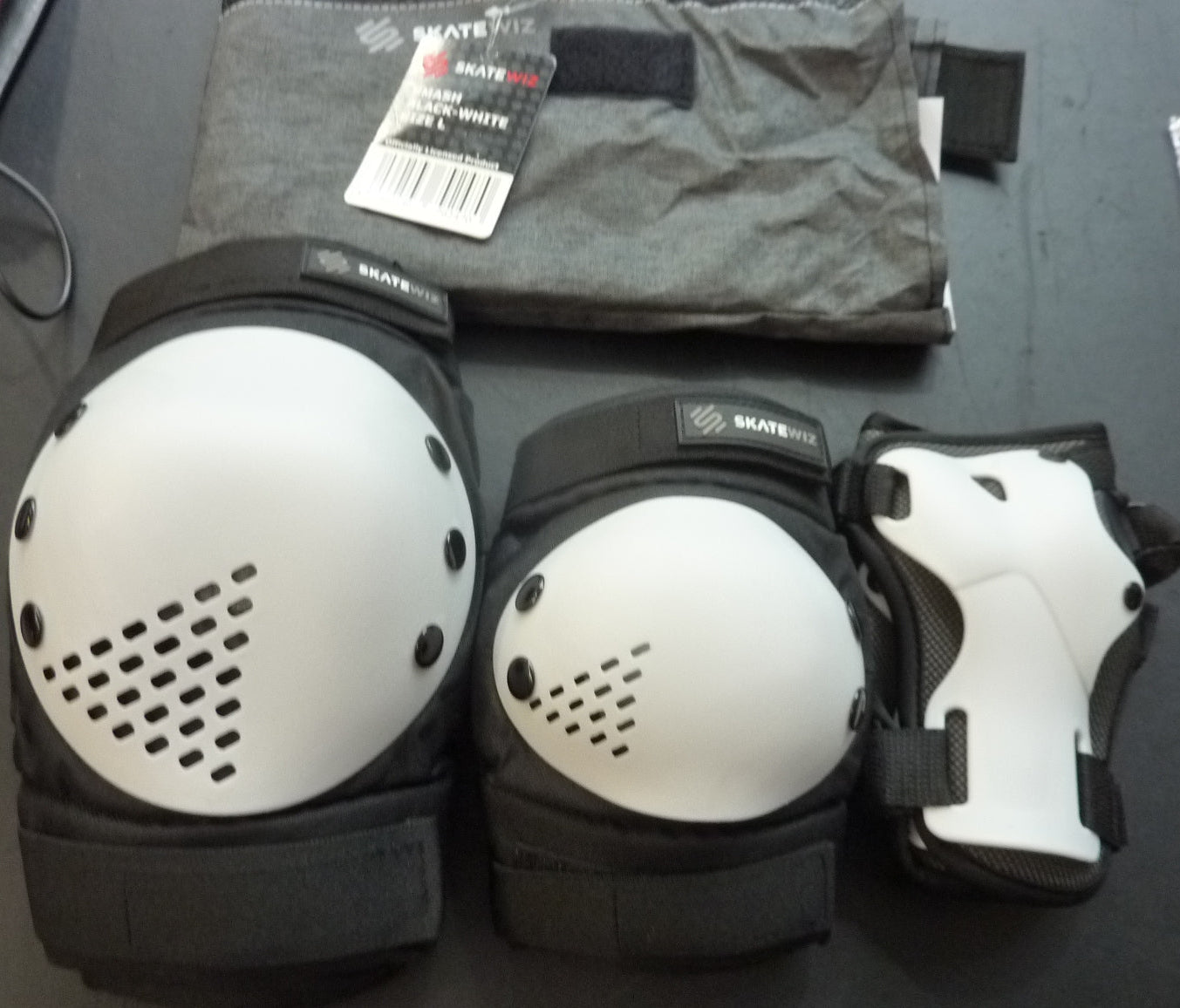 Skatewiz Black and White Skateboard Knee and Elbow Pads size L