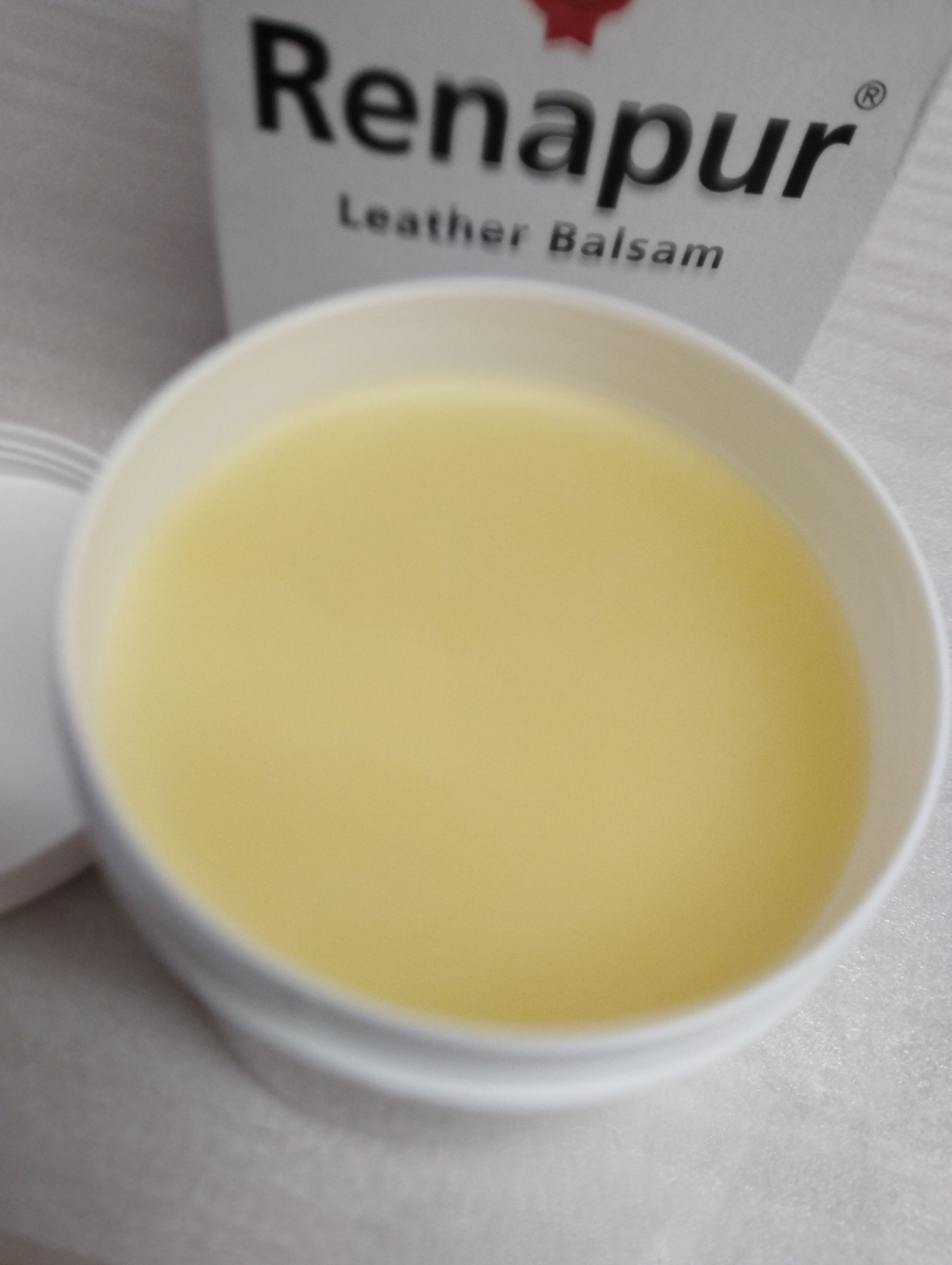 Renapur Leather Balsam, Natural Balm, Conditioner and Restorer (200 ml + Applicator Sponge)