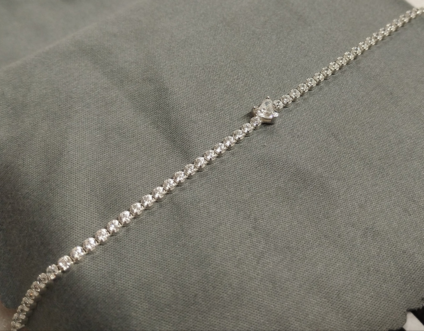 PANDORA Sparkling Heart Tennis Bracelet Sterling silver