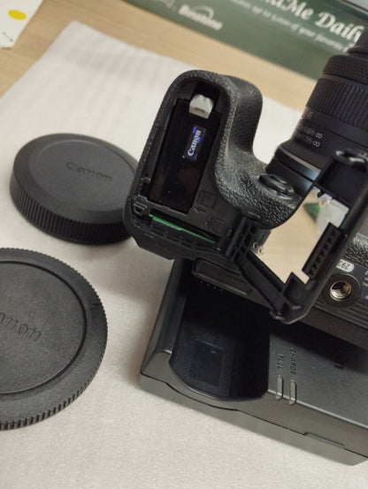 Canon EOS R10 Mirrorless Camera + RF-S 18-45mm F4.5-6.3 IS STM Lens