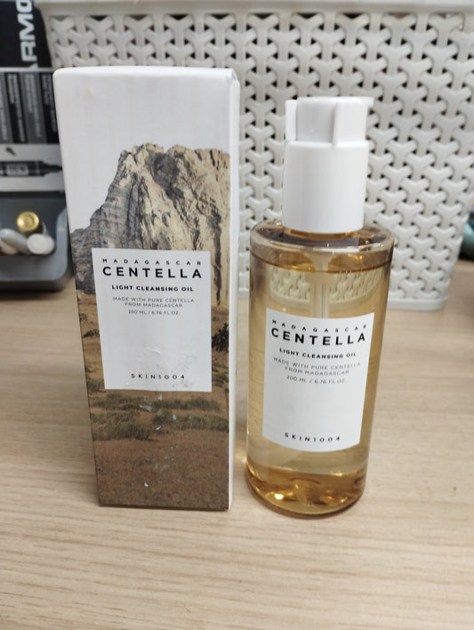 SKIN1004 Madagascar Centella Light Cleansing Oil 200ml
