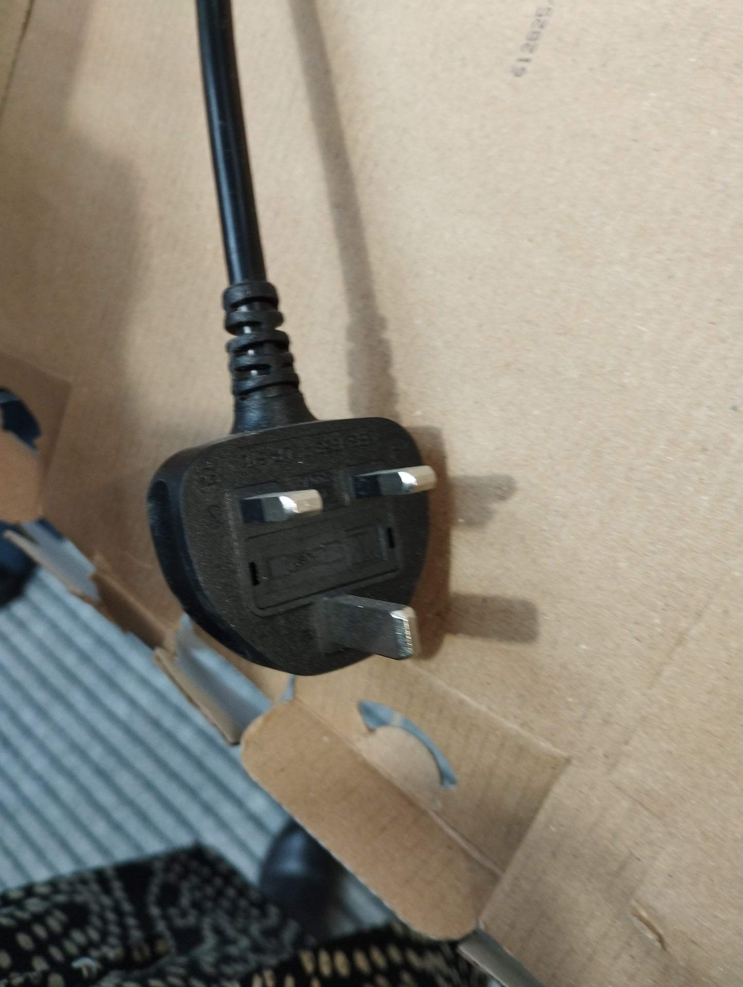 Nespresso XN903140 Vertuo Pod Coffee Machine, Fiber, 1260 W, White