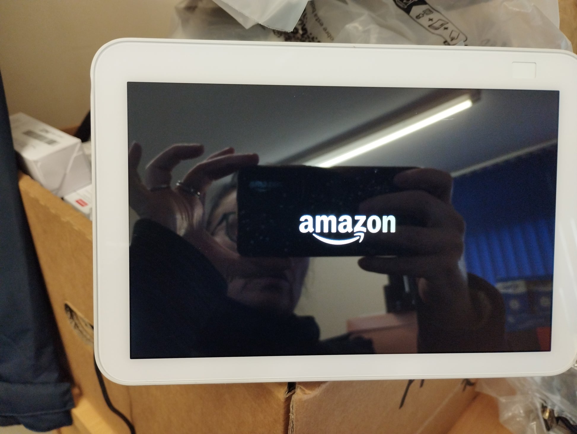 Echo Show 8 | 2nd generation (2021 release), HD smart display with Alexa and 13 MP camera | Glacier White