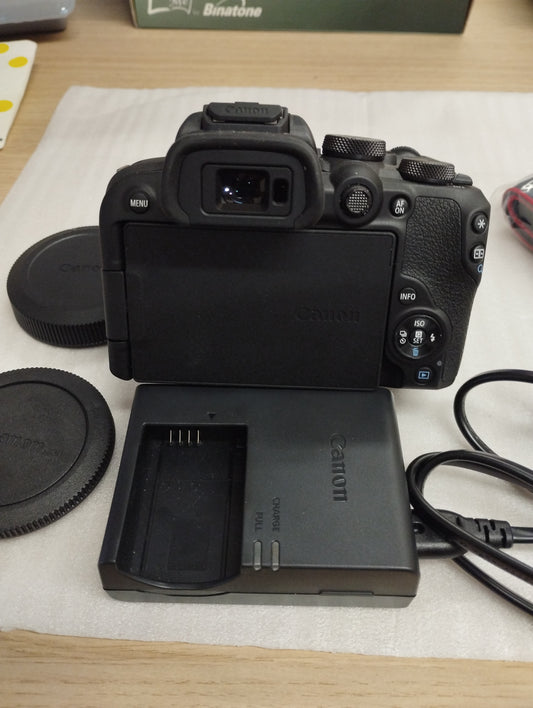Canon EOS R10 Mirrorless Camera + RF-S 18-45mm F4.5-6.3 IS STM Lens