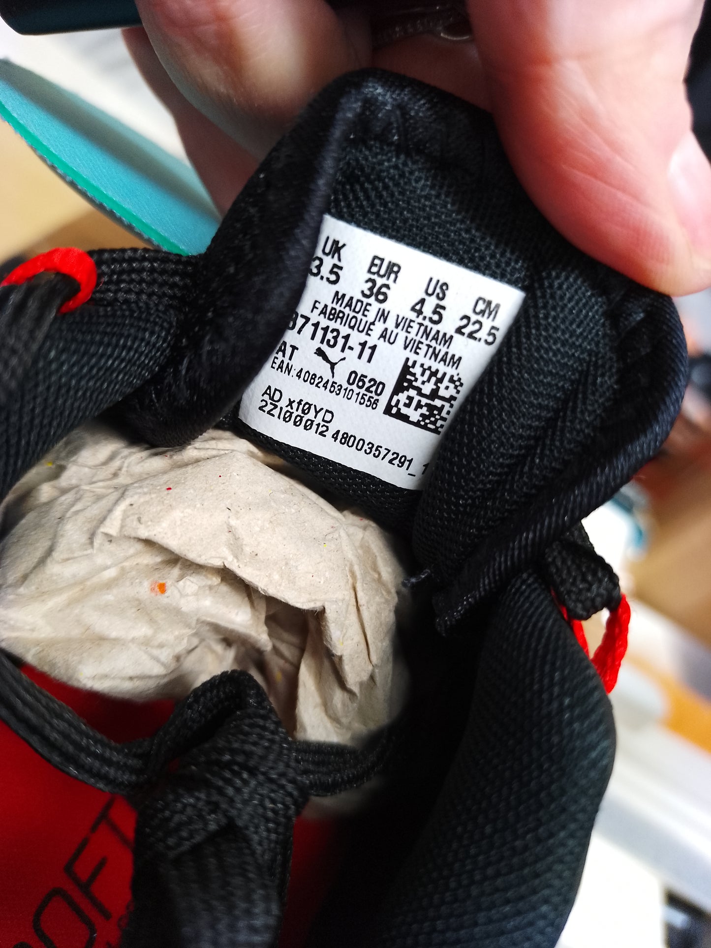 Puma unisex anzarun sneakers size UK 5