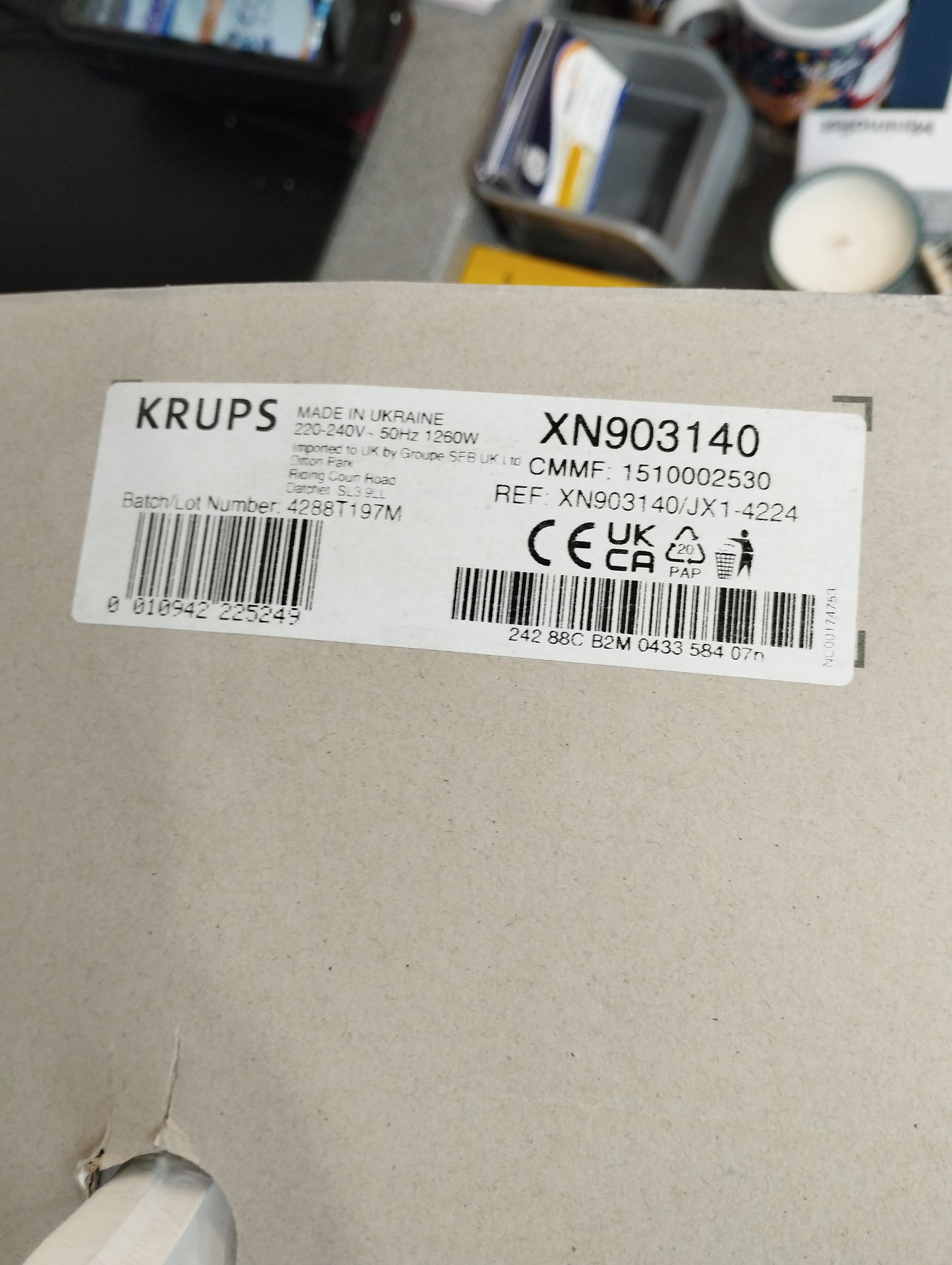 Nespresso XN903140 Vertuo Pod Coffee Machine, Fiber, 1260 W, White