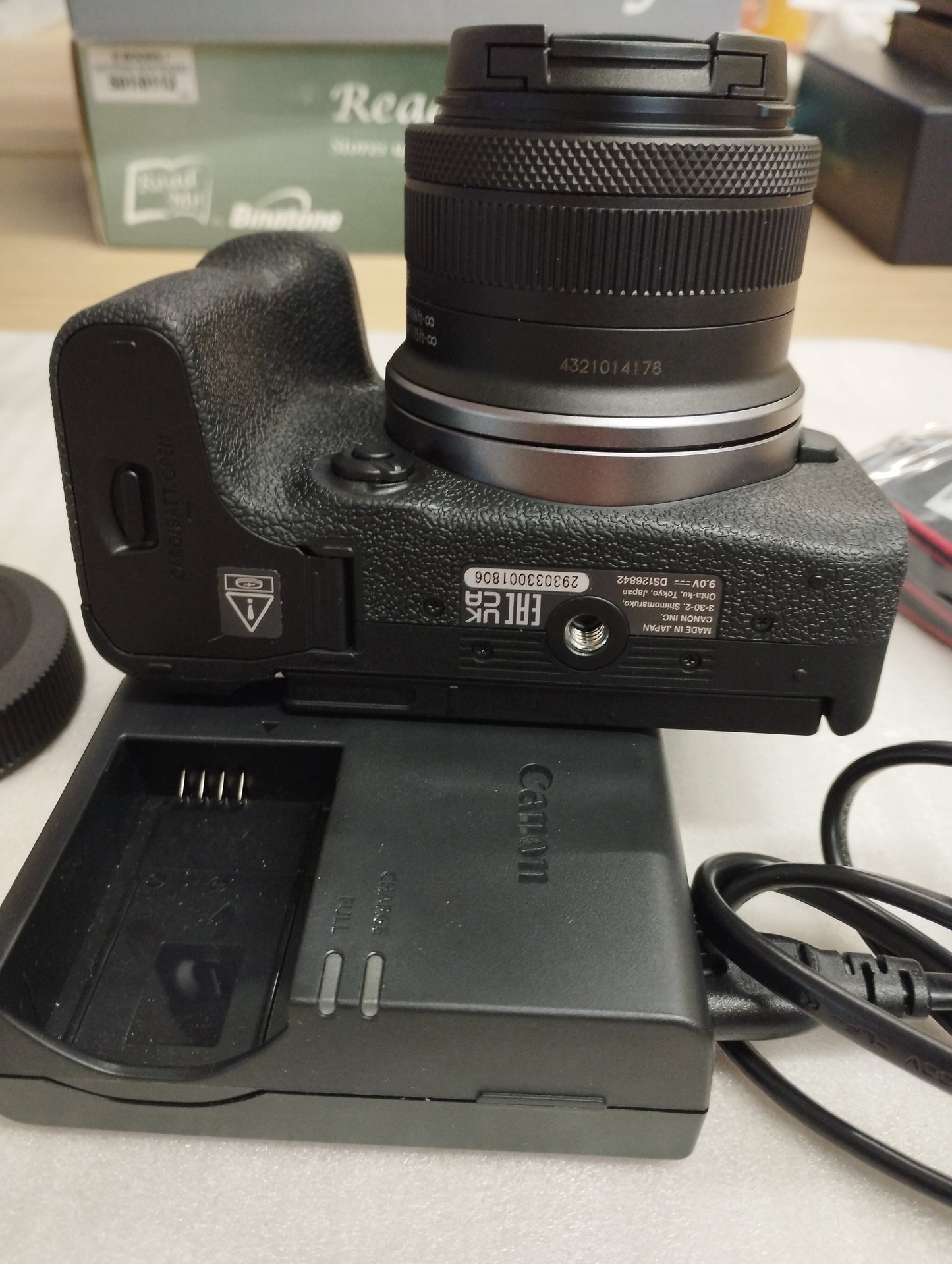 Canon EOS R10 Mirrorless Camera + RF-S 18-45mm F4.5-6.3 IS STM Lens