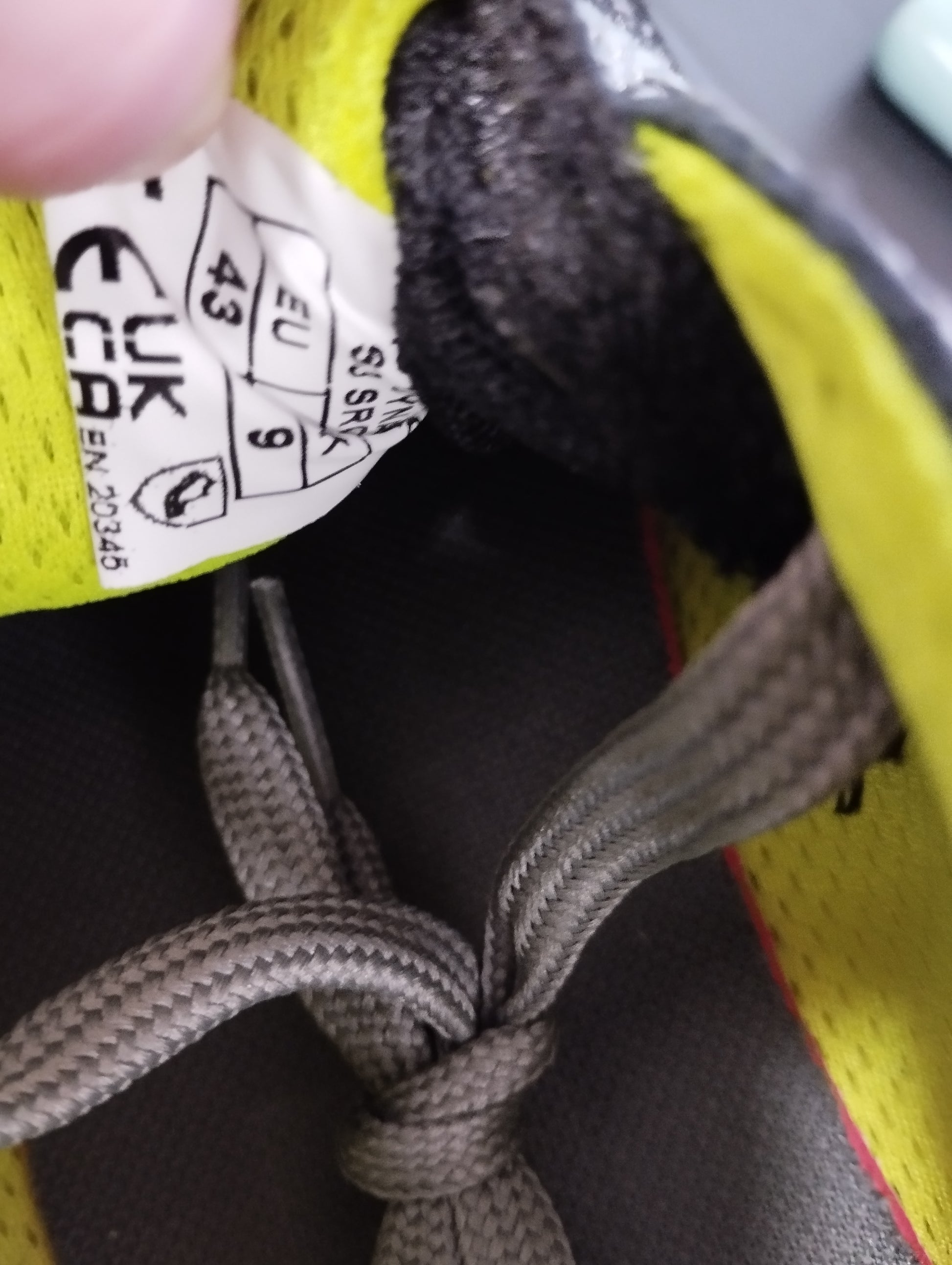 Veltuff SF7540 UK9 Safety Shoe