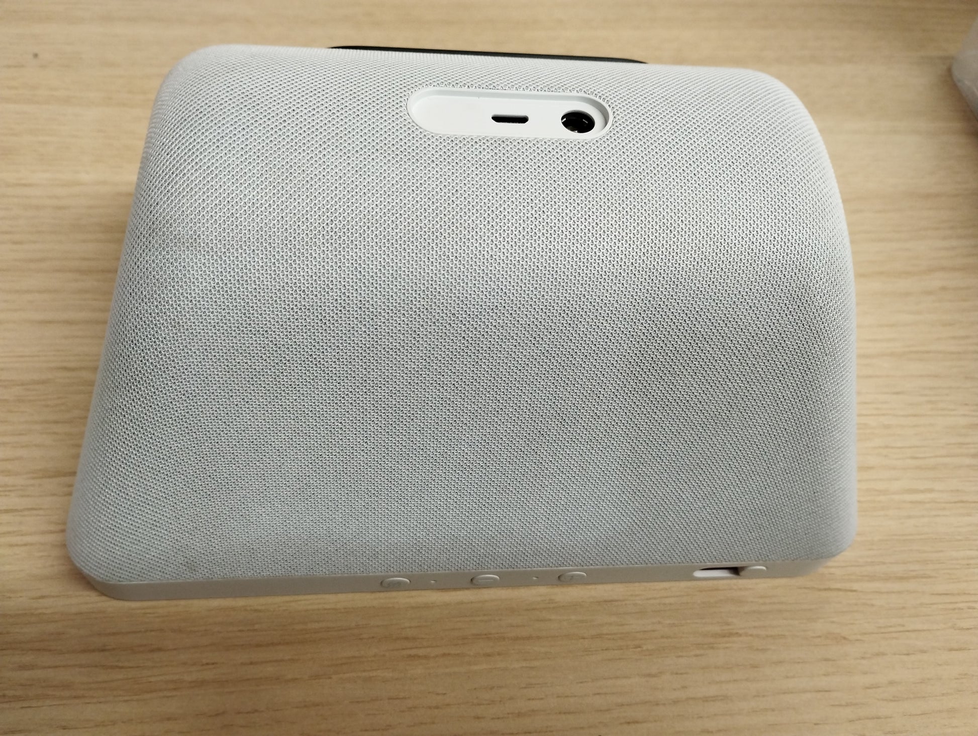 Echo Show 8 | 2nd generation (2021 release), HD smart display with Alexa and 13 MP camera | Glacier White