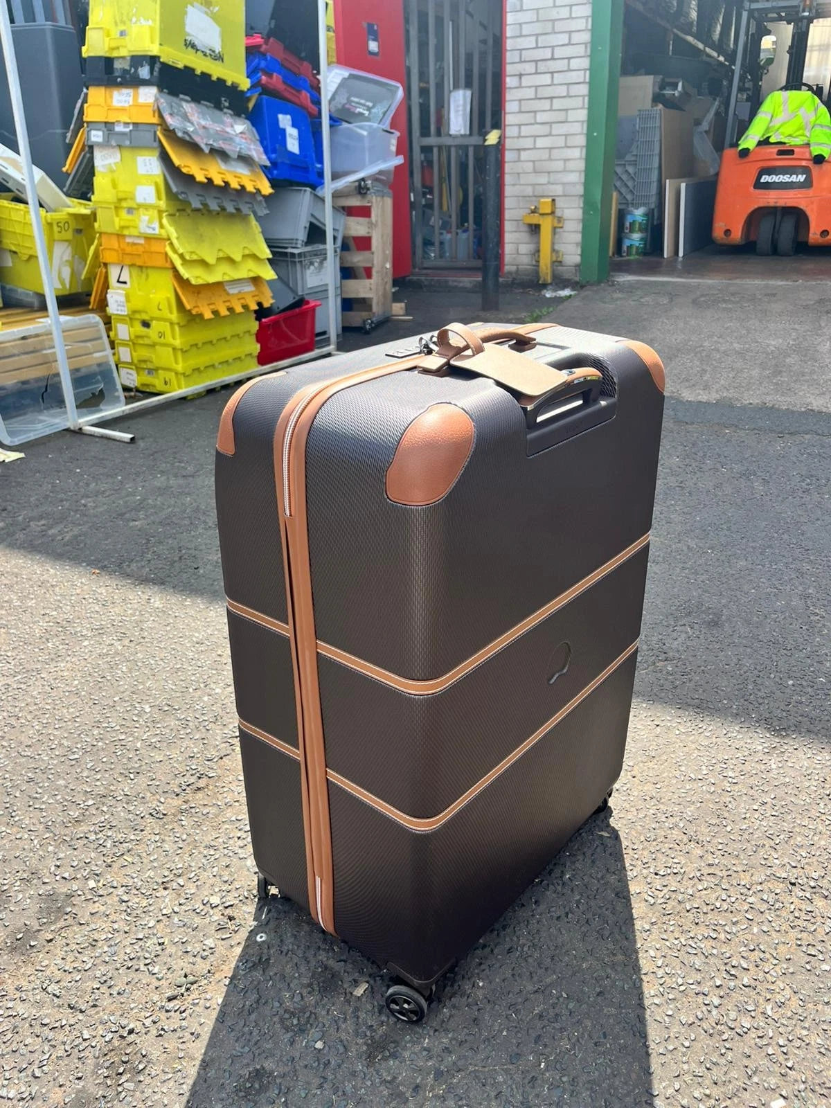 Delsey Paris Chatelet Air 2.0 Spinner (4 wheels) dark brown 76 cm
