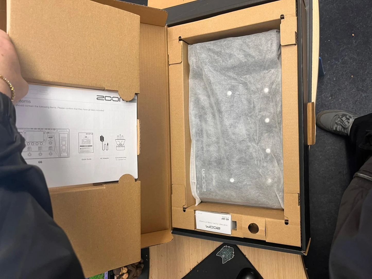 ZOOM G6 Guitar Multi Effects Processor Pedal Brand New