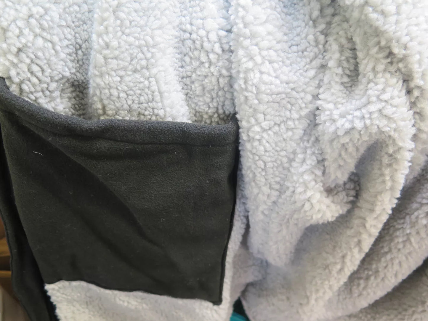 KIMYOU LONG SLEEVE CHANGING ROBE-BLACK/GREY-SMALL