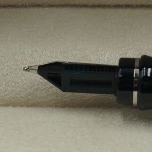 Waterman Expert Fountain Pen | Gloss Black with Chrome Trim | Medium Nib